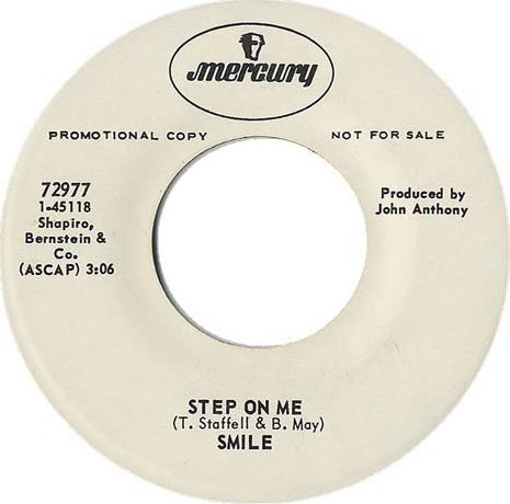 Smile 'Earth' US 7" promo label